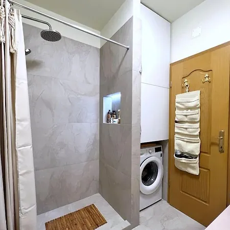 Апартаменты Downtown Apartment Тирана