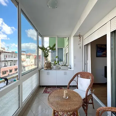 아파트 Downtown Apartment *