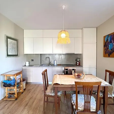 Downtown Apartment * 티라나