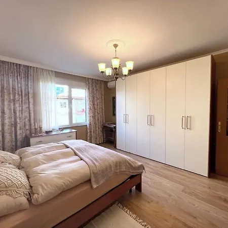 Downtown Apartment 티라나