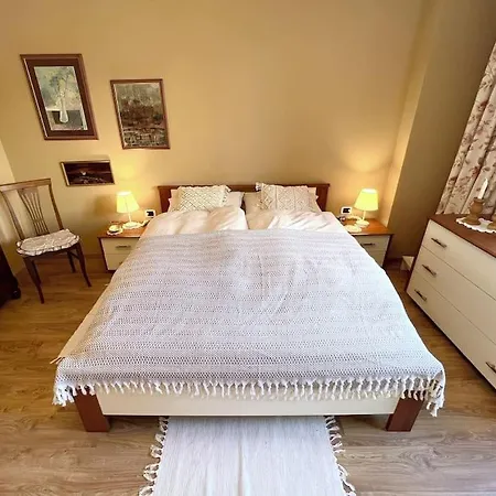 Downtown Apartment 아파트 티라나