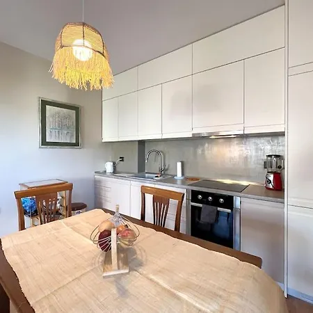 Downtown Apartment 티라나