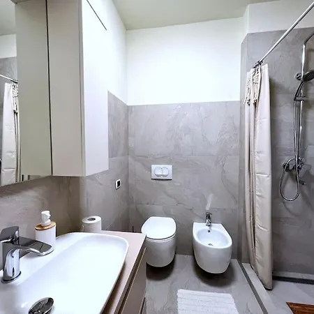 Downtown Apartment 티라나